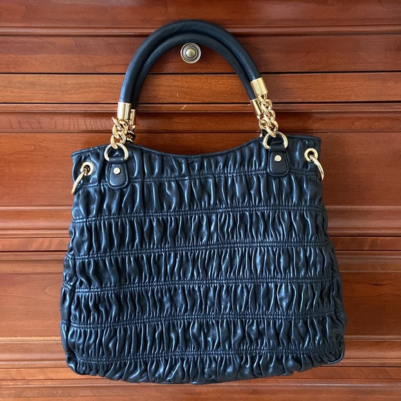 MICHAEL KORS BLACK QUILTED BAG! - Picture 8 of 10